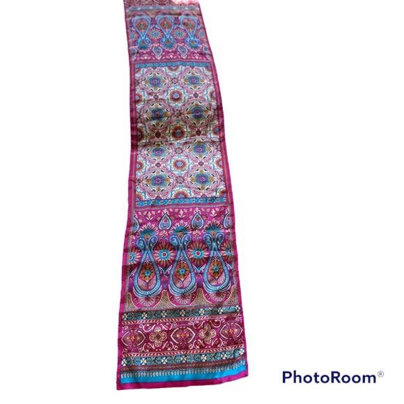 SOLD 🤩 Vntg Oscar de la Renta Silk Floral Scarf - Picture 7 of 11